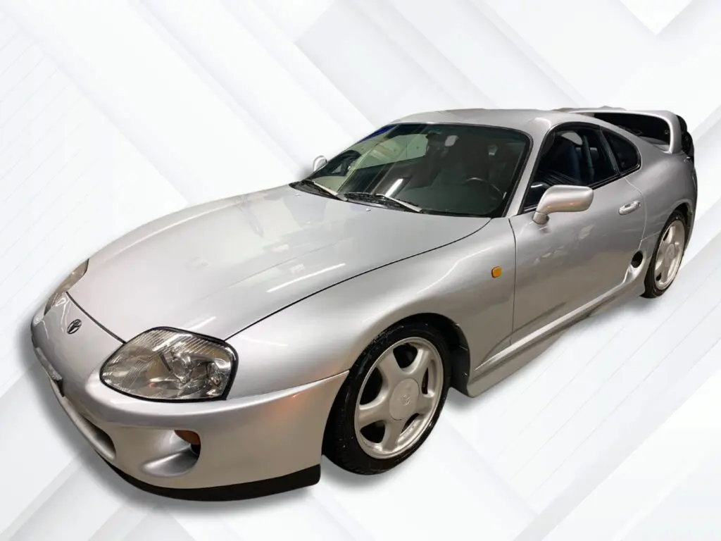 80スープラ トヨタ「80スープラ」が新車価格の約3倍の1150万円で落札！ トップ
